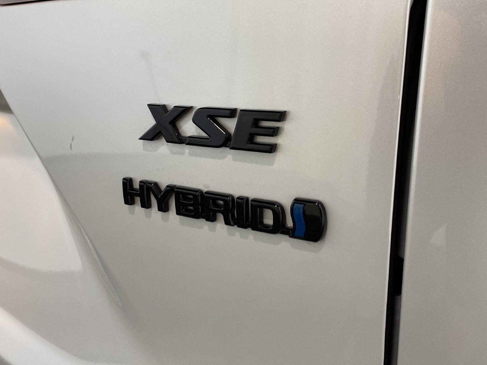 Used 2024 Wind Chill Pearl Toyota XSE image 16