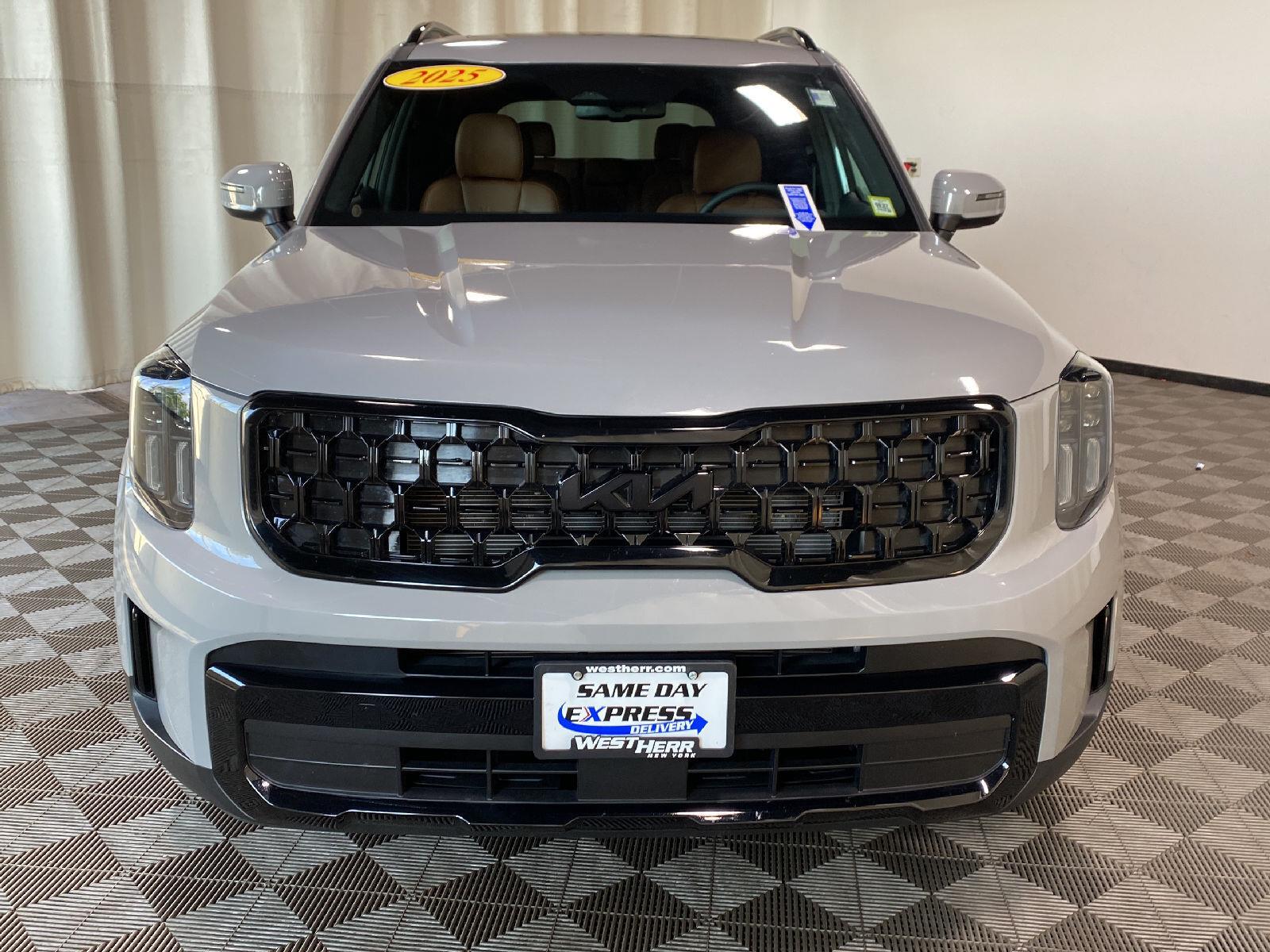 Used 2025 Wolf Gray Kia EX X-Line image 9