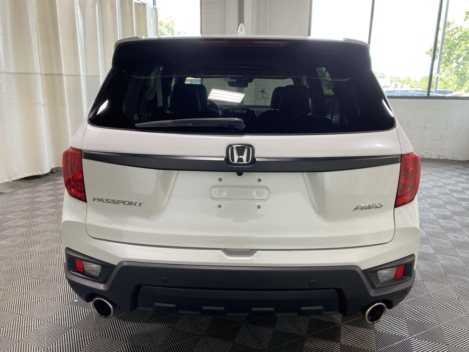 Certified Used 2023 Platinum White Pearl Honda EX-L image 8