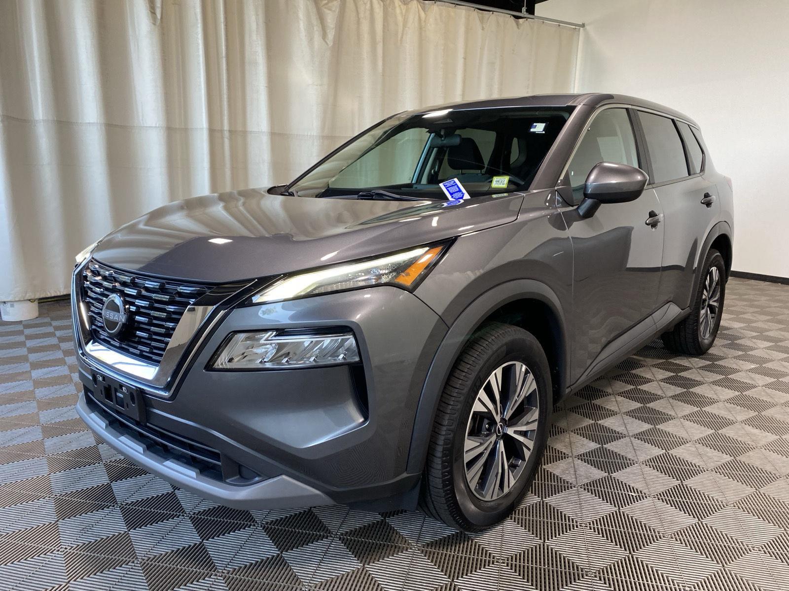 Used 2023 Gun Metallic Nissan SV image 4