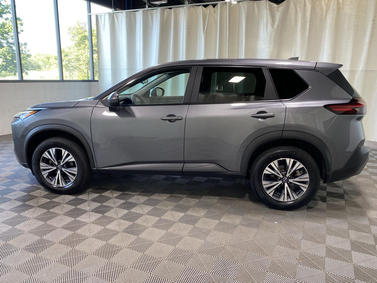 Used 2023 Gun Metallic Nissan SV image 5