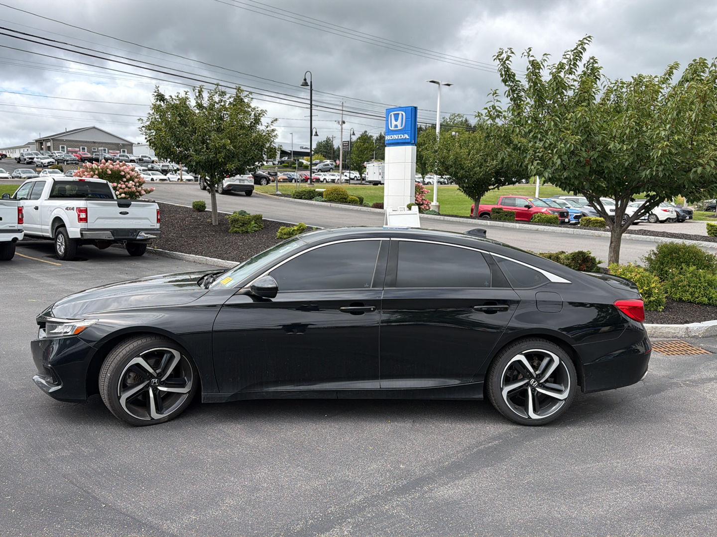 Used 2022 Crystal Black Pearl Honda Sport image 4