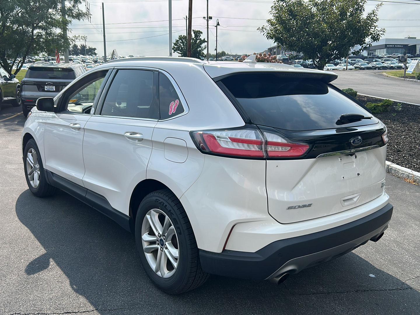 Used 2019 White Platinum Metallic Tri-Coat Ford SEL image 4