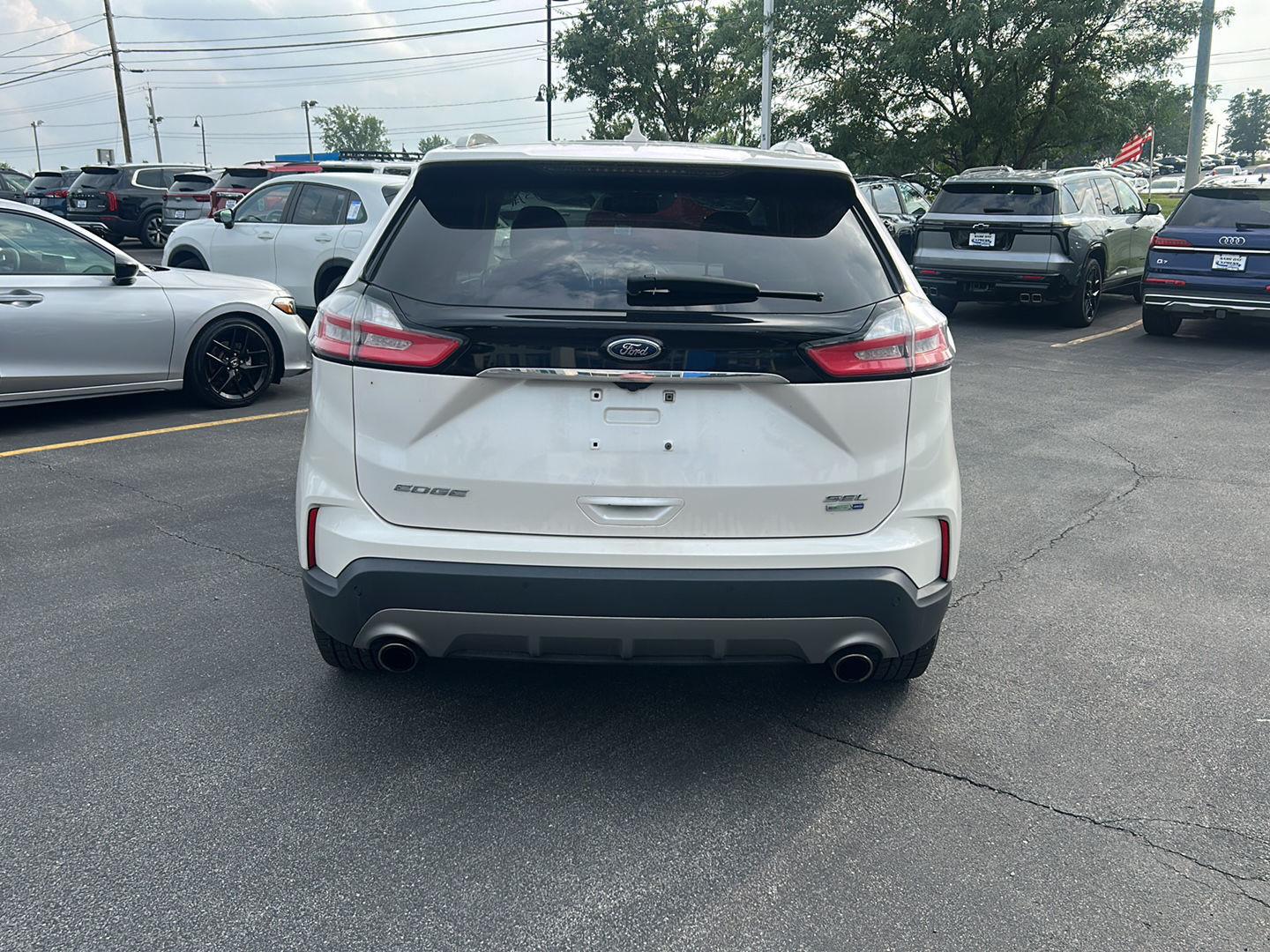 Used 2019 White Platinum Metallic Tri-Coat Ford SEL image 5