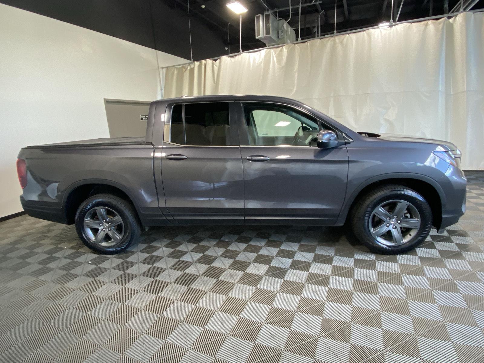 Used 2023 Modern Steel Metallic Honda RTL image 8