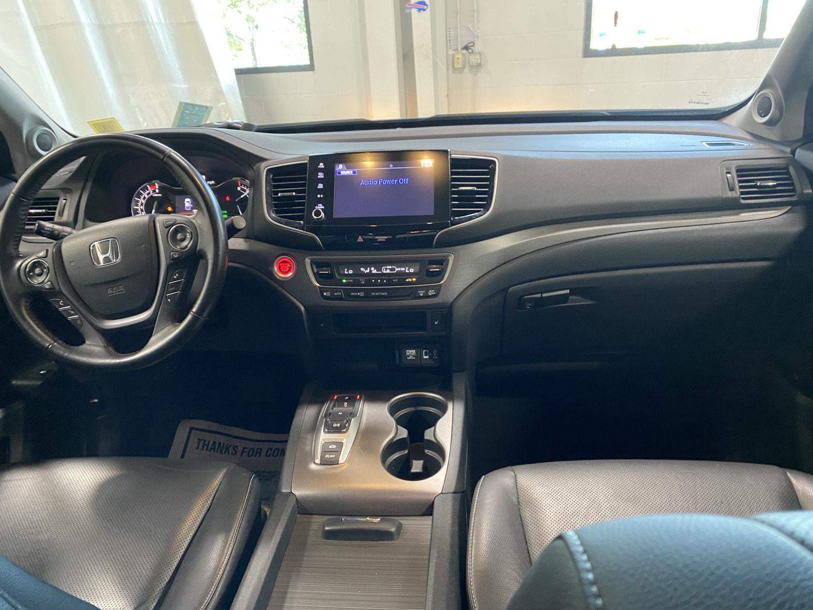 Used 2023 Modern Steel Metallic Honda RTL image 13