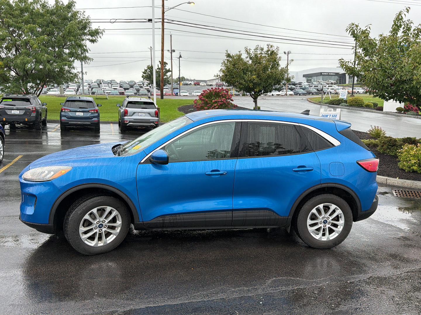 Used 2021 Velocity Blue Ford SE image 4