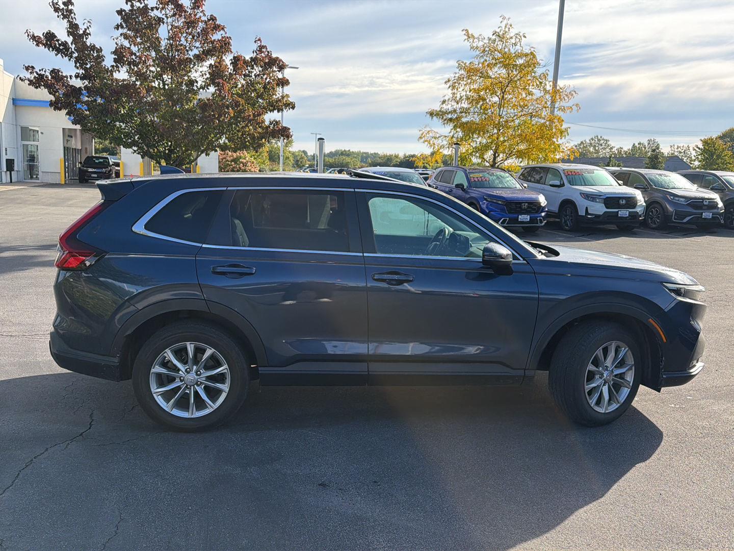 Used 2024 Canyon River Blue Metallic Honda EX-L image 8