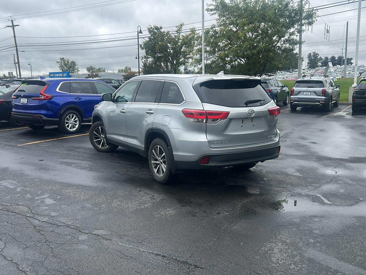 Used 2019 Celestial Silver Metallic Toyota XLE image 6