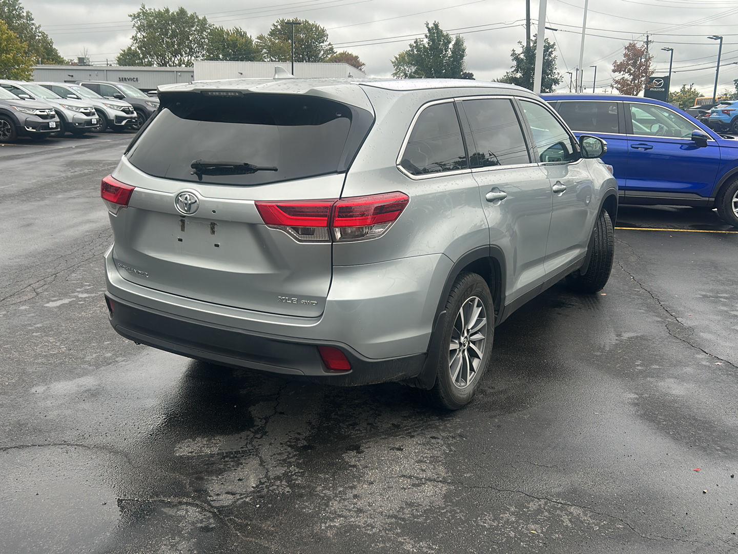 Used 2019 Celestial Silver Metallic Toyota XLE image 8