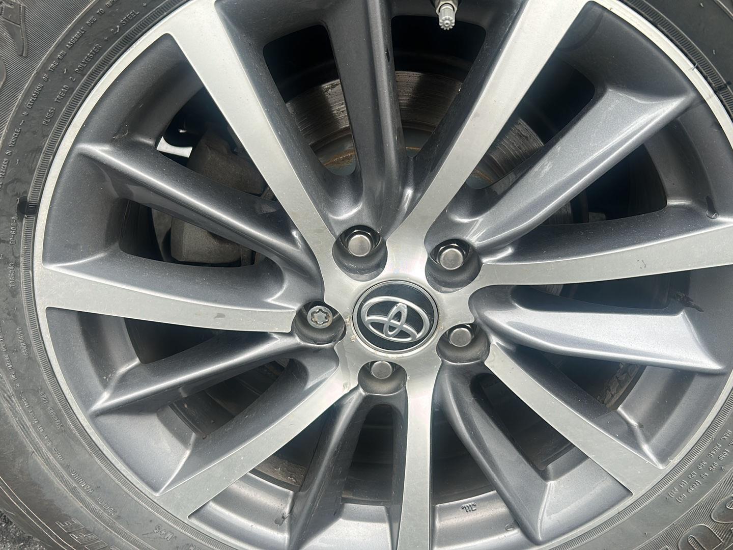 Used 2019 Celestial Silver Metallic Toyota XLE image 10