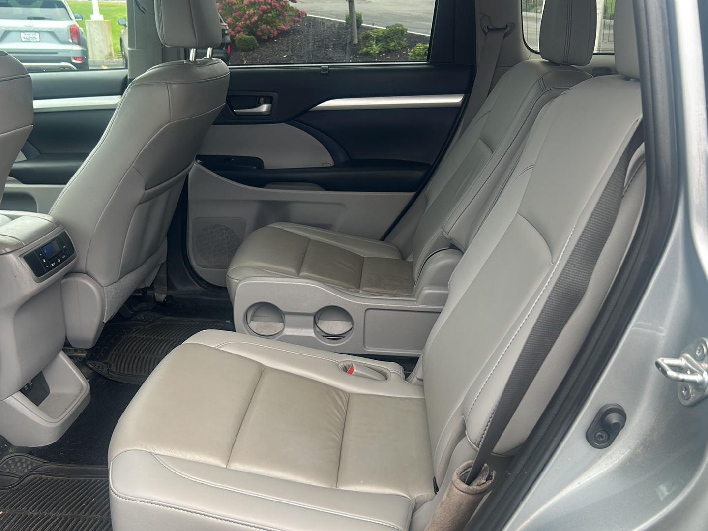 Used 2019 Celestial Silver Metallic Toyota XLE image 13