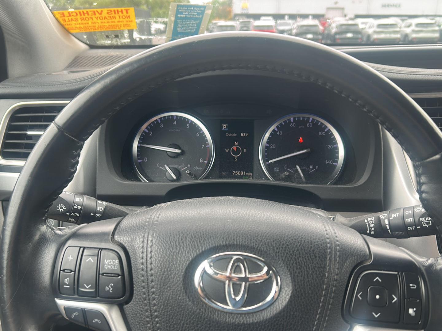 Used 2019 Celestial Silver Metallic Toyota XLE image 19