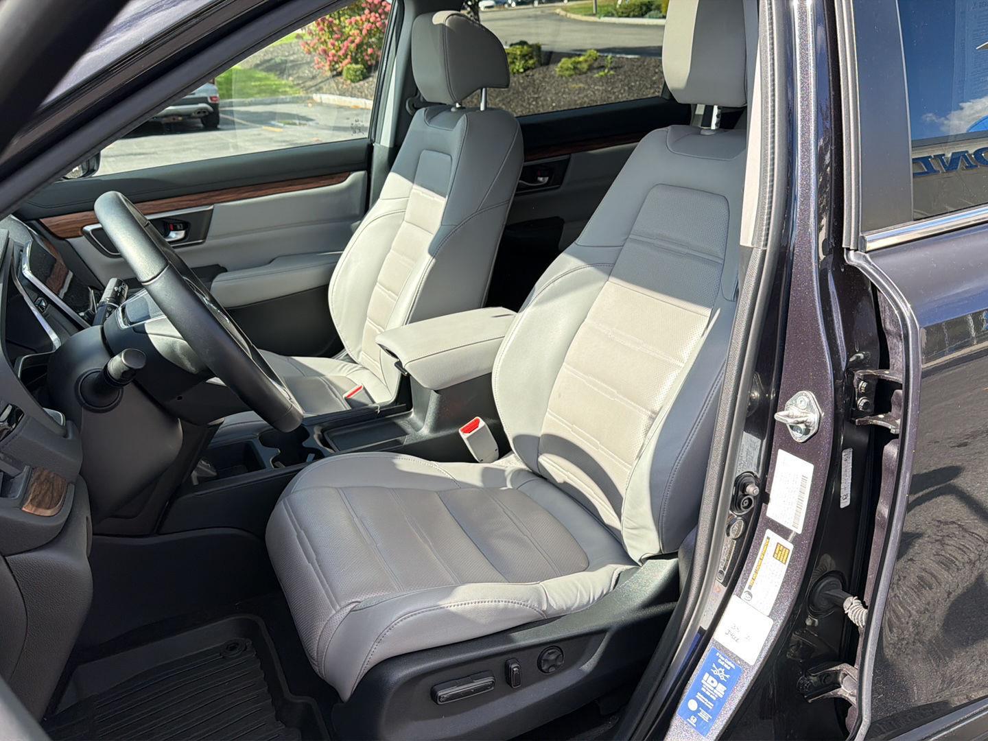 Used 2017 Gunmetal Metallic Honda EX-L image 18
