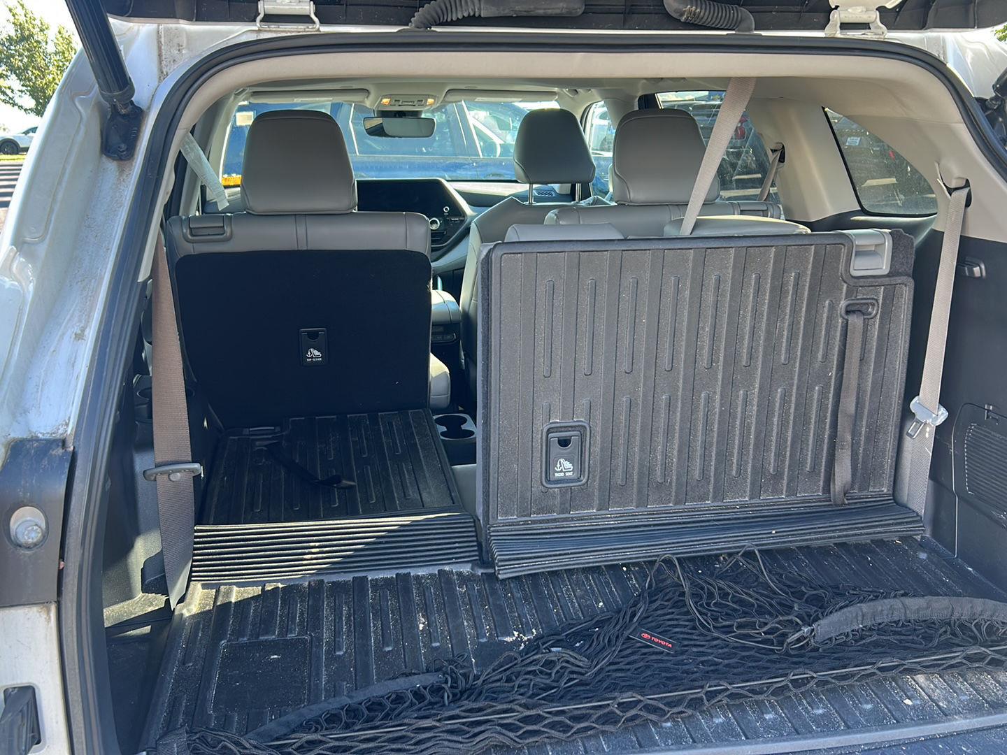 Used 2023 Wind Chill Pearl Toyota XLE image 11