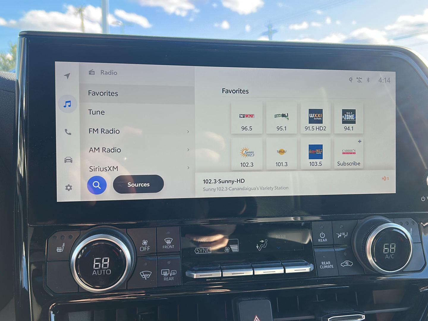 Used 2023 Wind Chill Pearl Toyota XLE image 20