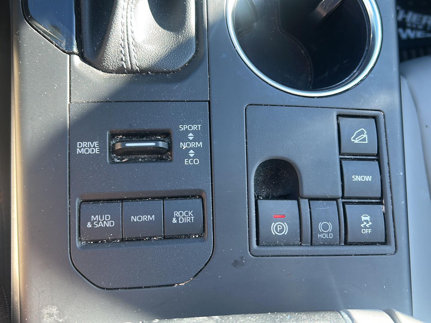 Used 2023 Wind Chill Pearl Toyota XLE image 22