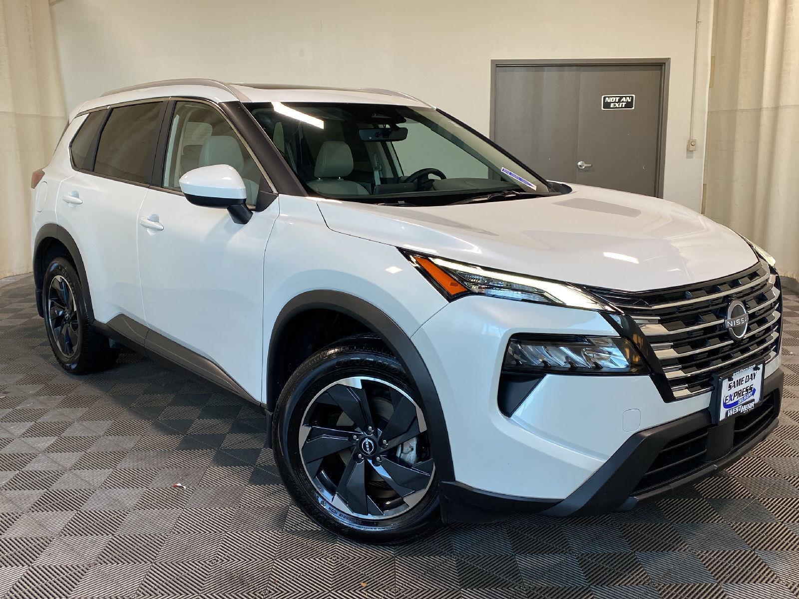 Everest White Pearl Tricoat 2026 Nissan Rogue SUV / Crossover All-Wheel Drive Continuously Variable Transmission