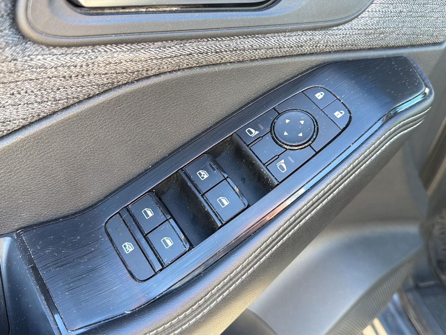 Used 2021 Gun Metallic Nissan SV image 17