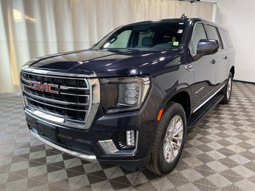 Used 2023 Titanium GMC SLT image 3