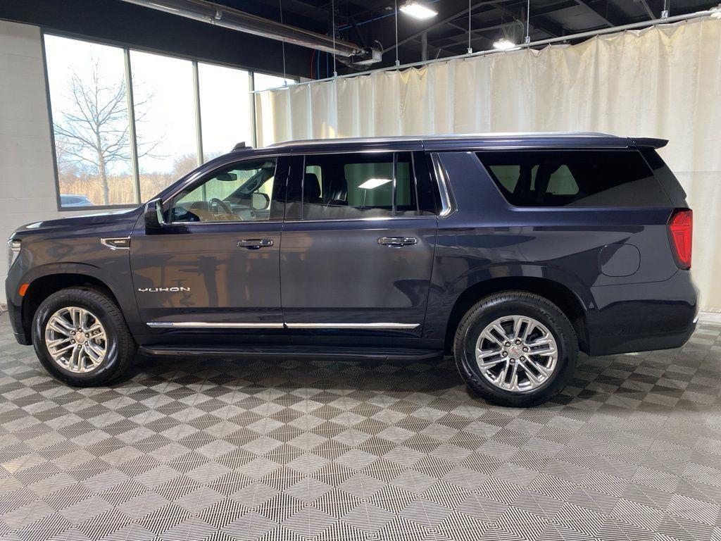 Used 2023 Titanium GMC SLT image 5