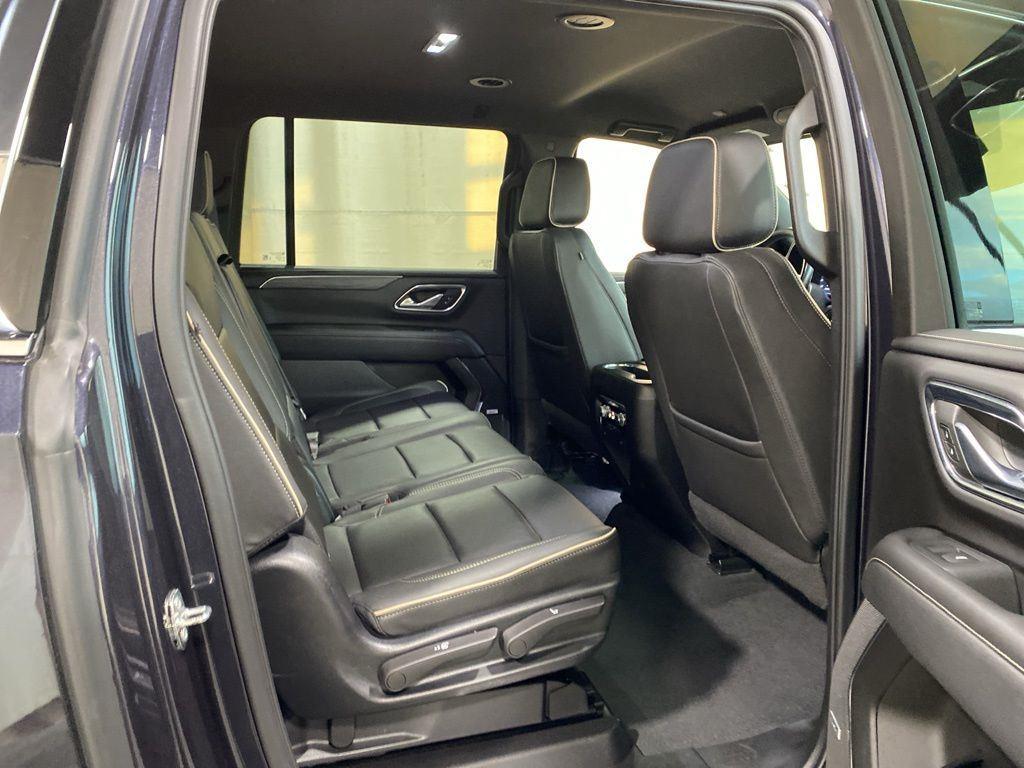 Used 2023 Titanium GMC SLT image 13