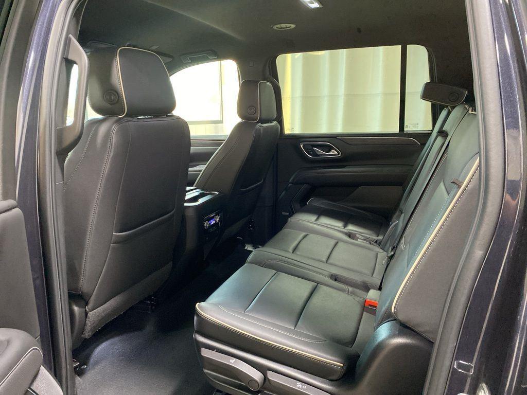 Used 2023 Titanium GMC SLT image 18