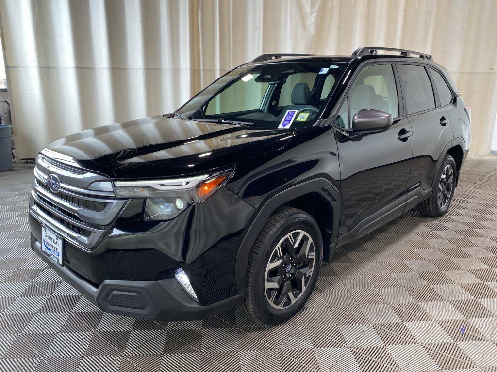 Used 2025 Crystal Black Silica Subaru Premium image 8