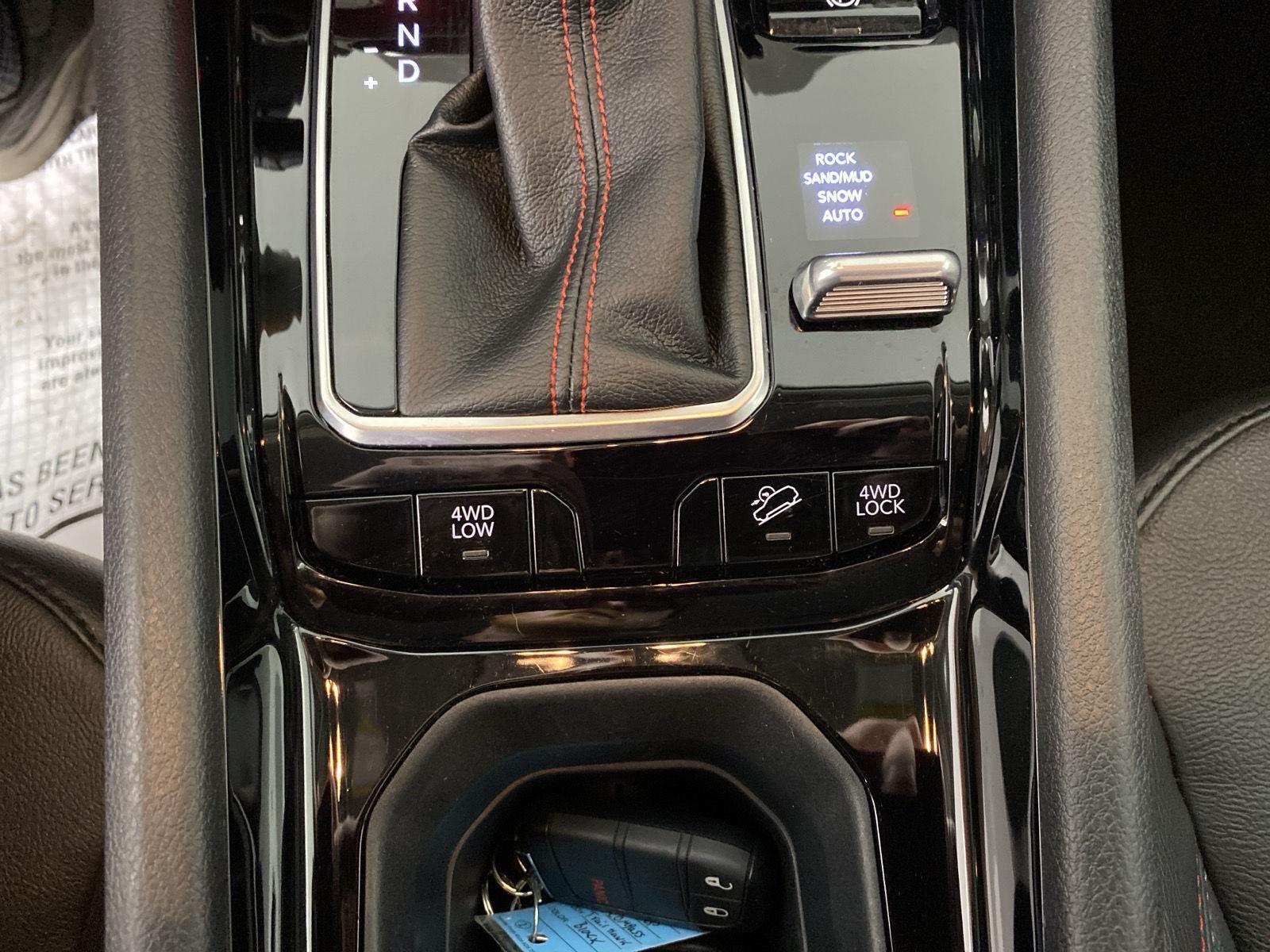 Used 2022 Diamond Black Crystal Pearlcoa Jeep Trailhawk image 21