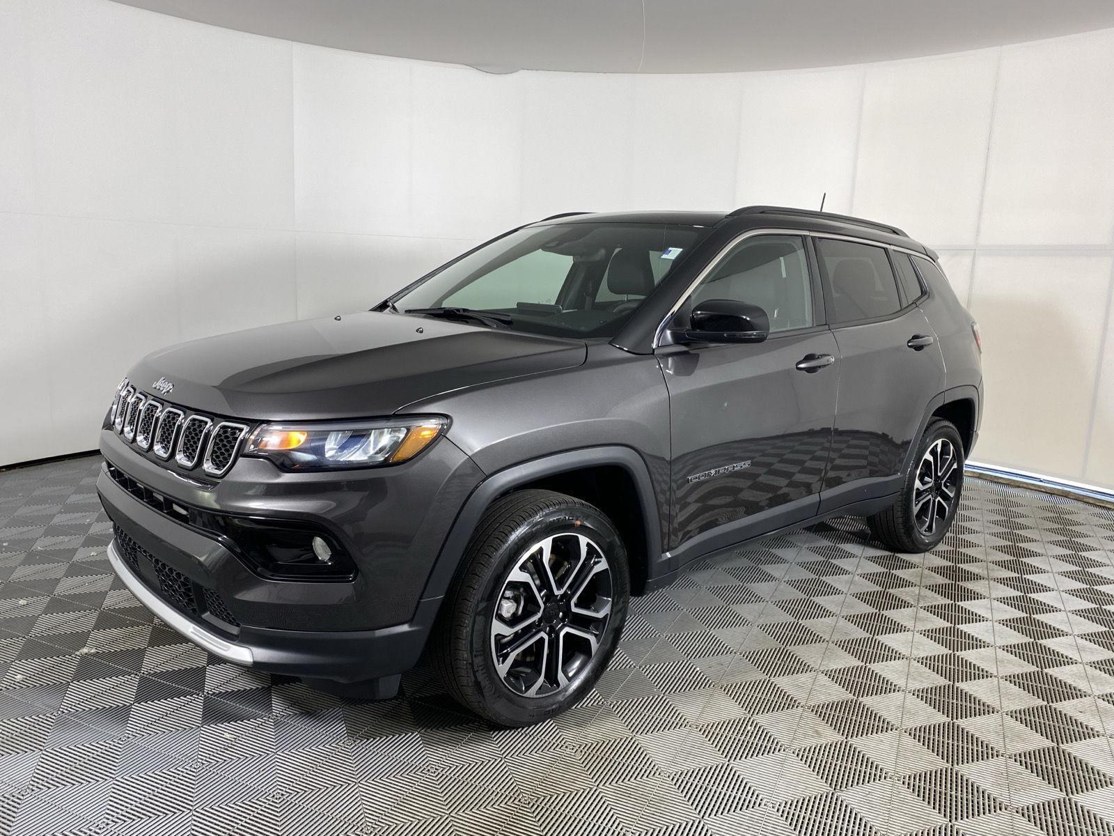 Certified Used 2023 Granite Crystal Metallic Clearcoat Jeep Limited image 11
