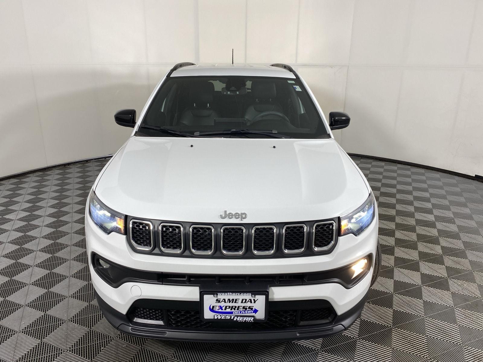 Certified Used 2023 Bright White Clearcoat Jeep Latitude image 2