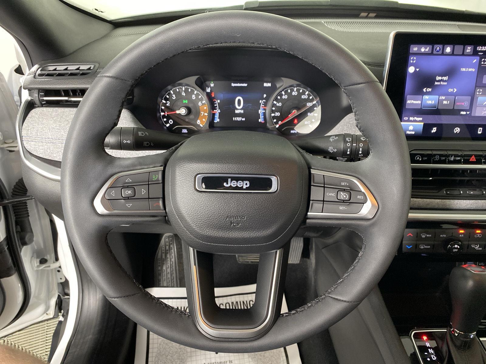 Certified Used 2023 Bright White Clearcoat Jeep Latitude image 14