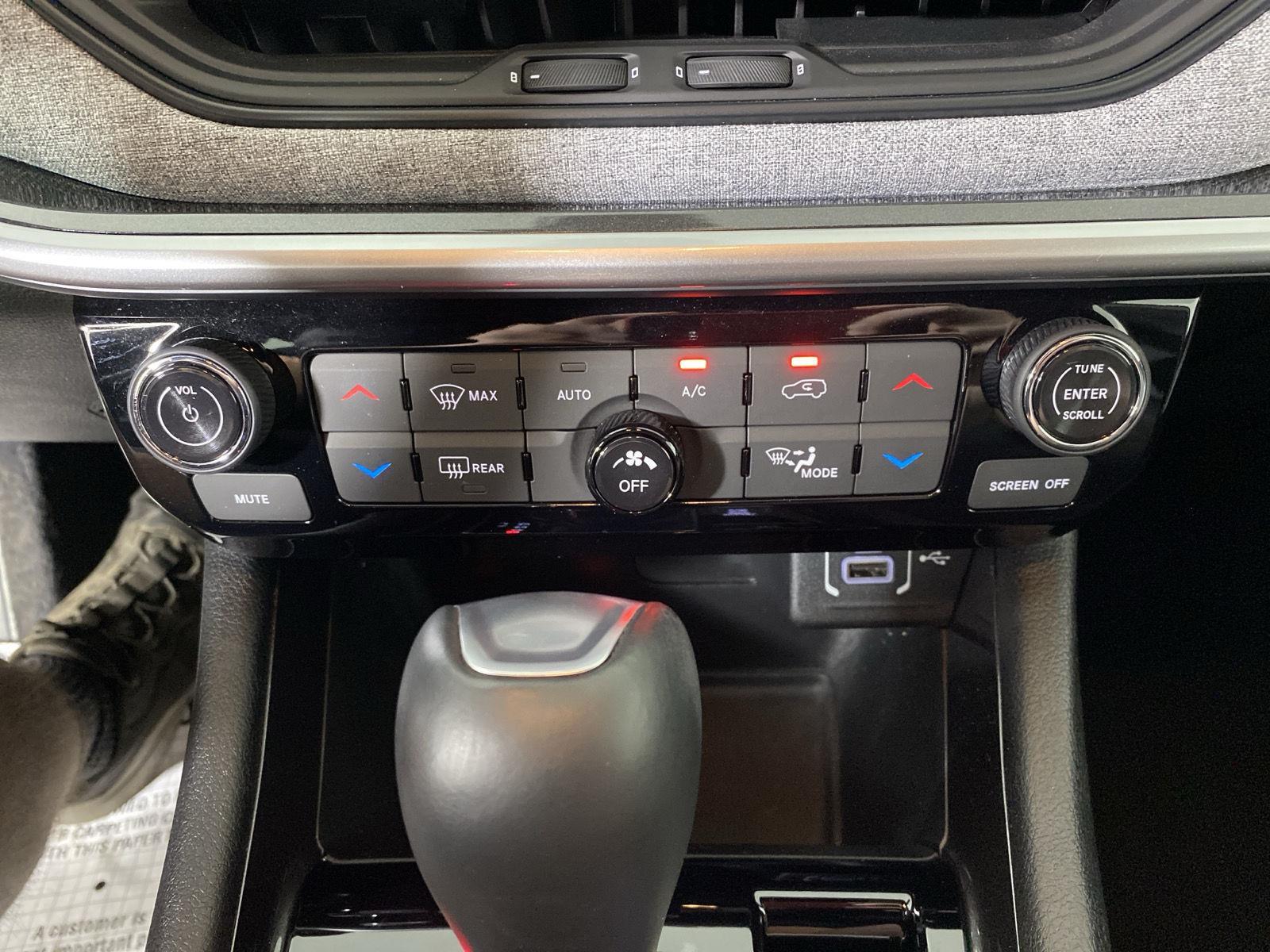 Certified Used 2023 Bright White Clearcoat Jeep Latitude image 21