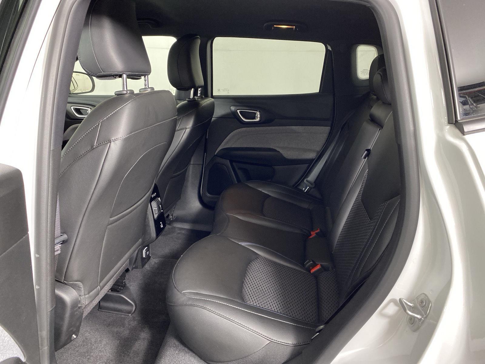 Certified Used 2023 Bright White Clearcoat Jeep Latitude image 24