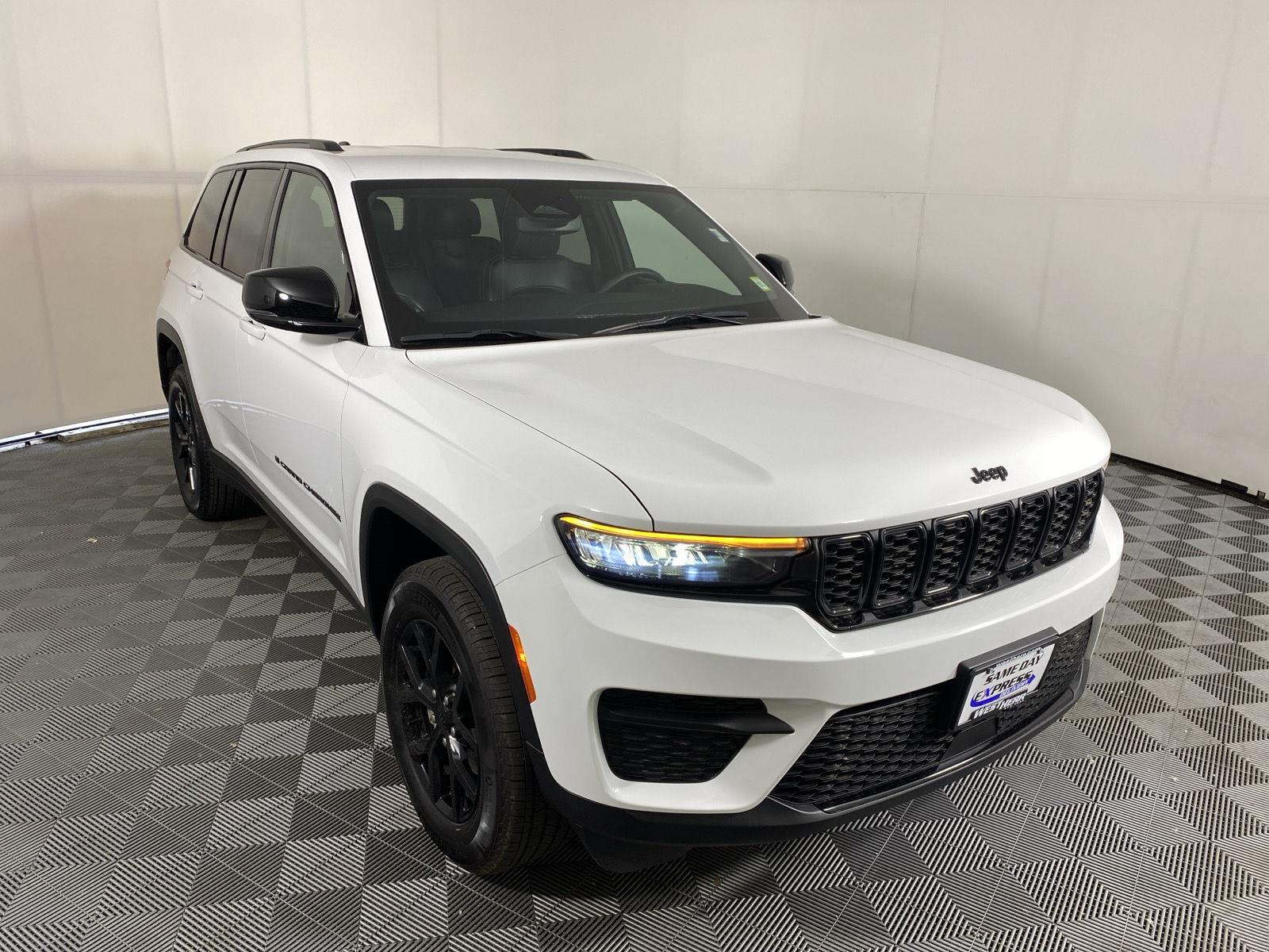 Certified Used 2024 Bright White Clearcoat Jeep Altitude image 10