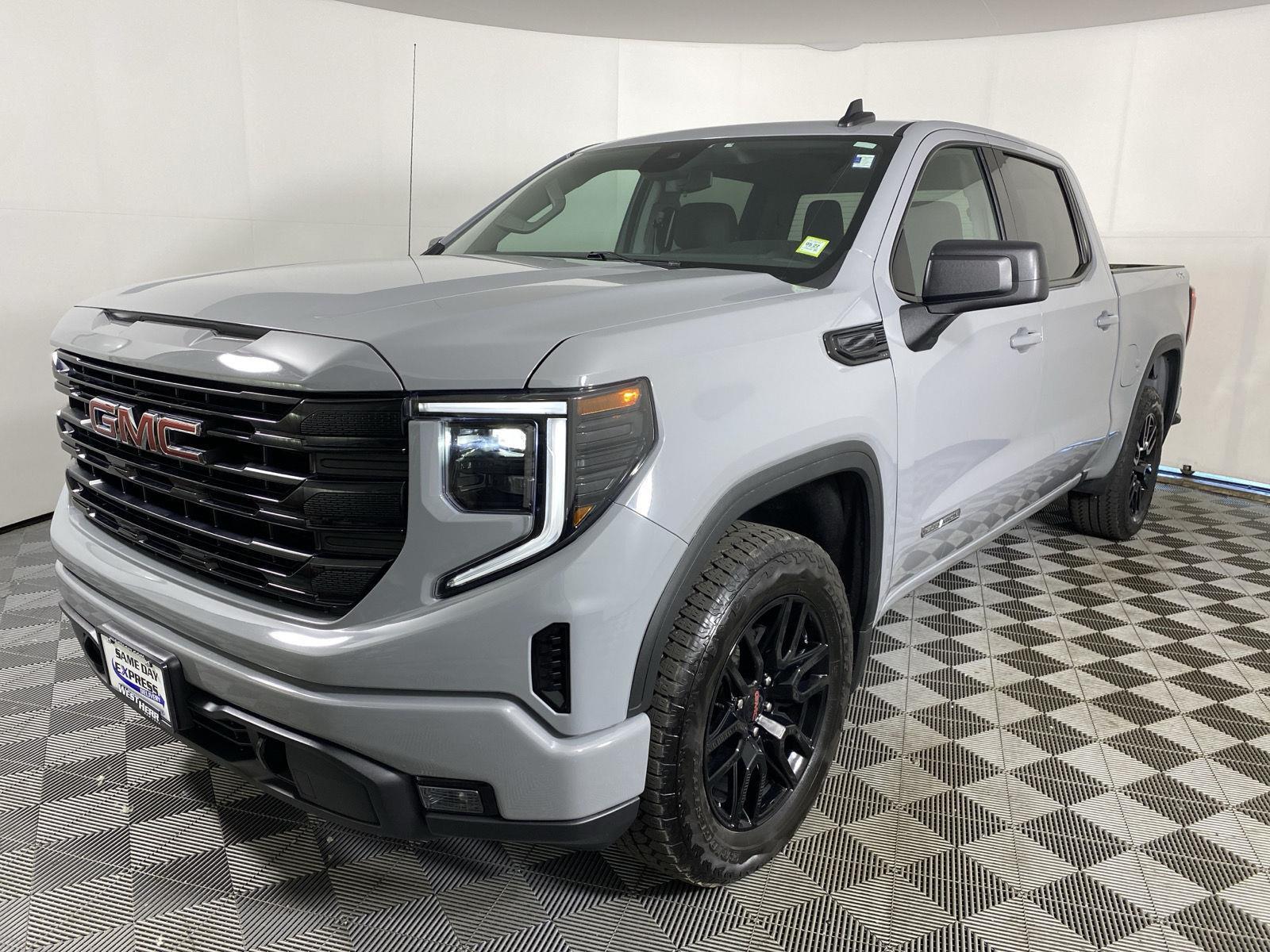 Used 2024 Gray GMC Elevation image 12