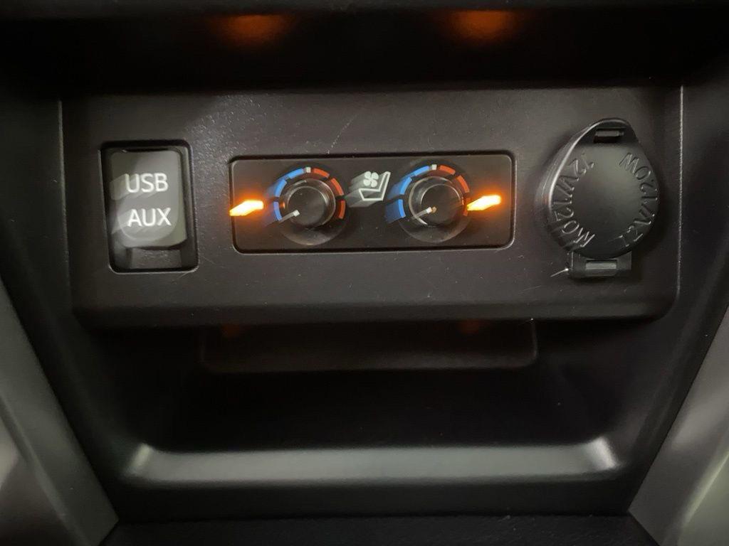 Used 2016 Midnight Black Metallic Toyota Limited image 4