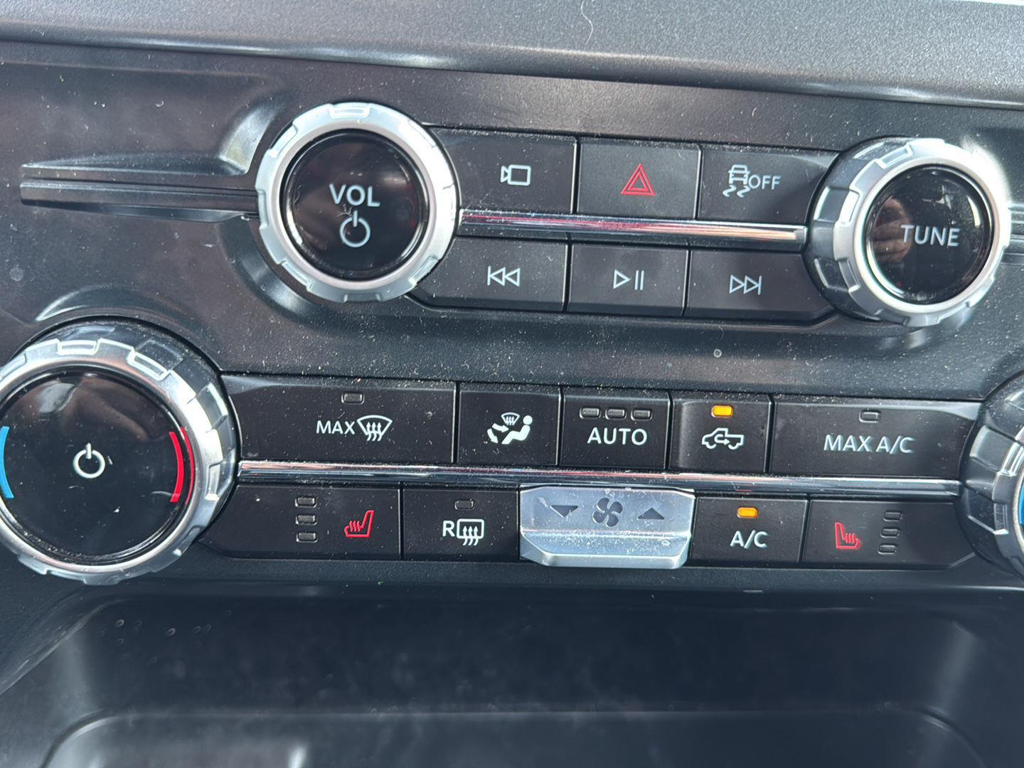 Used 2025 Agate Black Ford XLT image 11