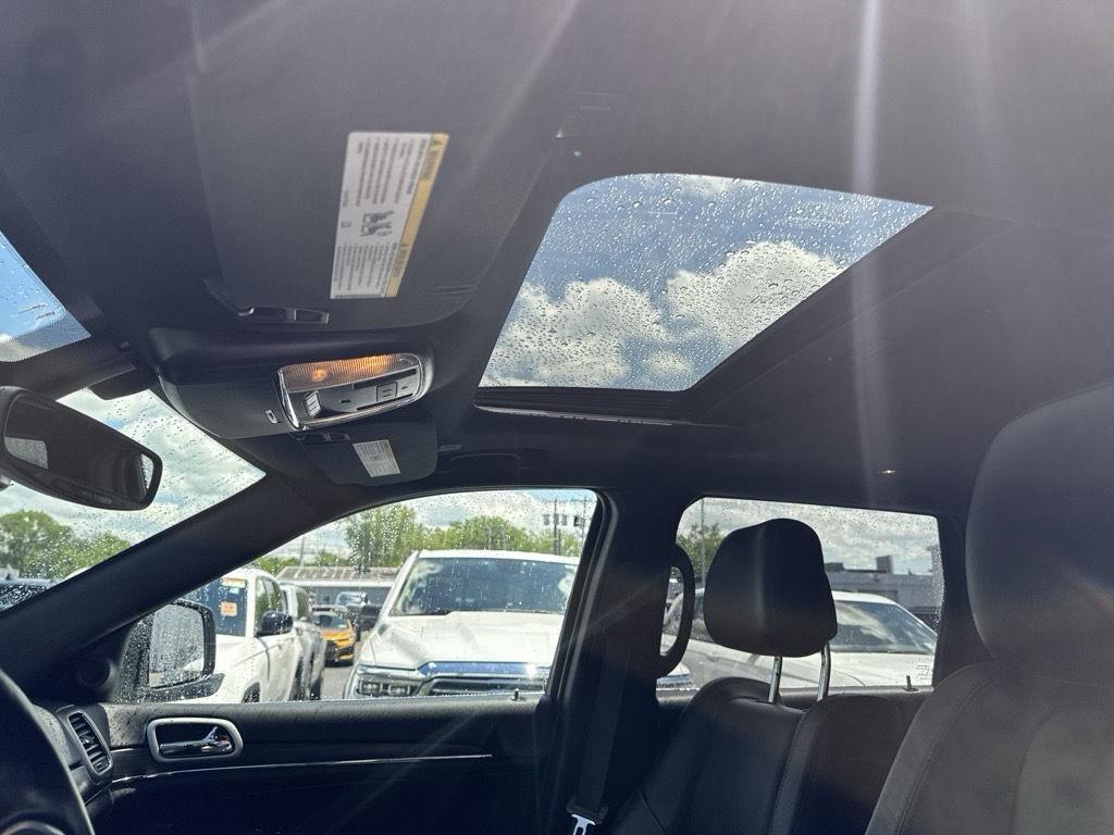 Used 2021 Bright White Clearcoat Jeep Limited image 6
