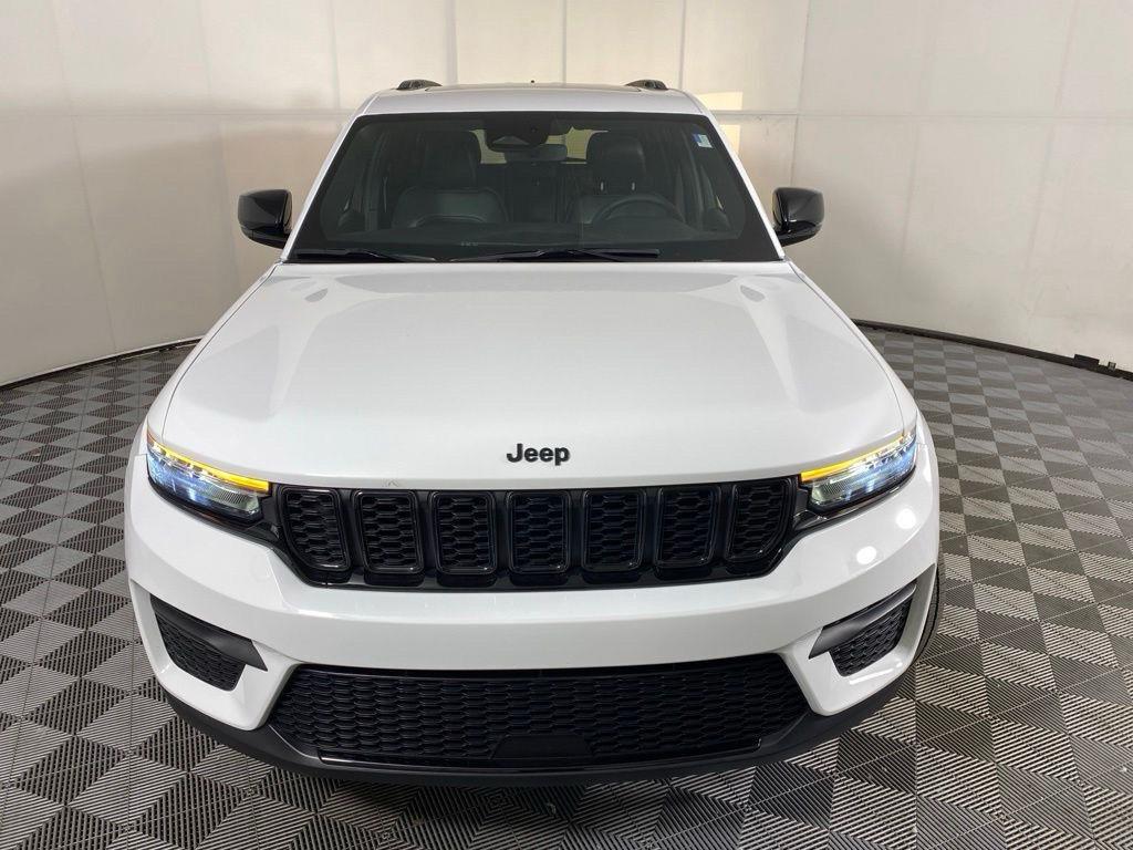 Used 2024 Bright White Clearcoat Jeep Altitude X image 8