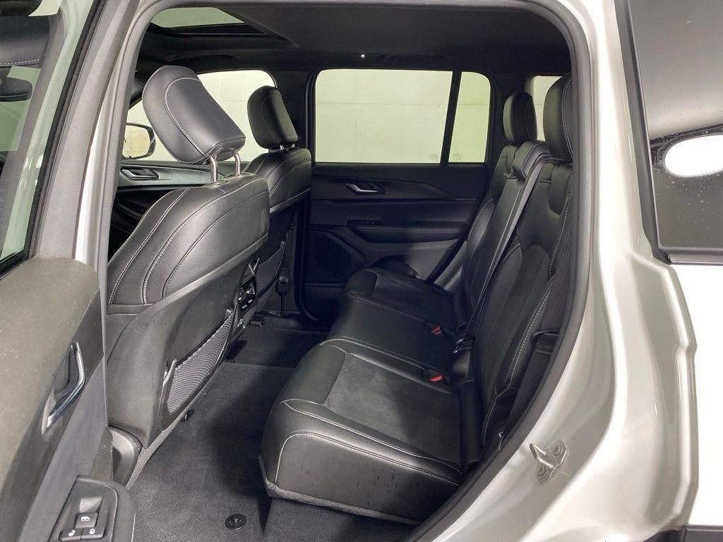 Used 2024 Bright White Clearcoat Jeep Altitude X image 10