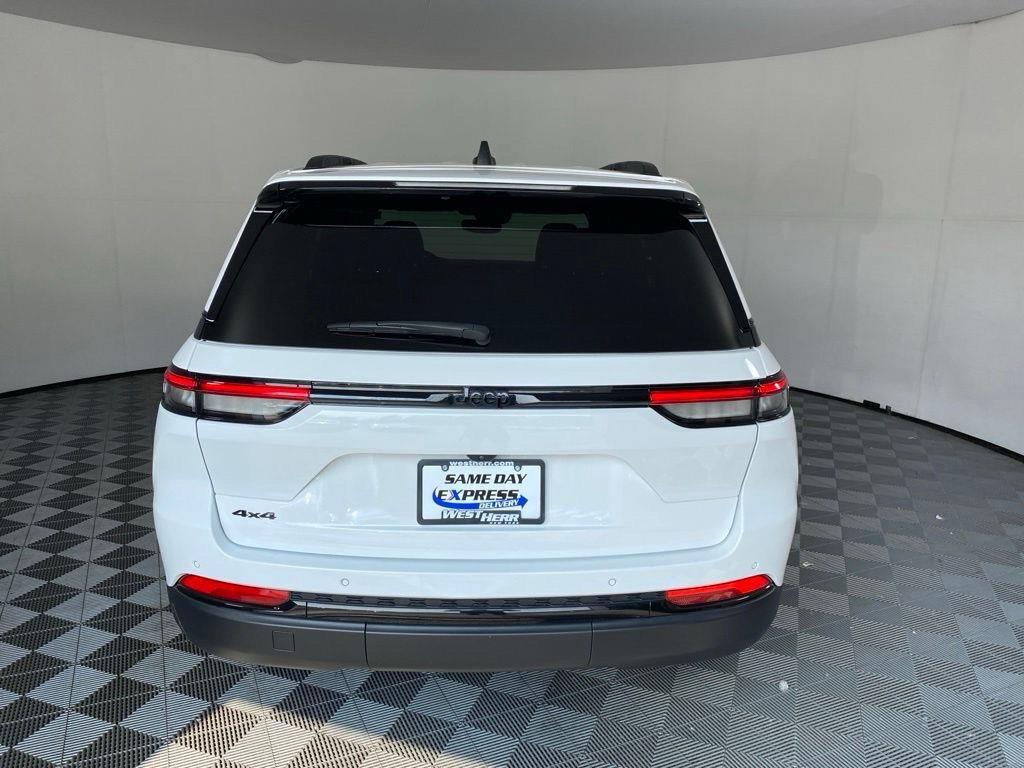 Used 2024 Bright White Clearcoat Jeep Altitude X image 17