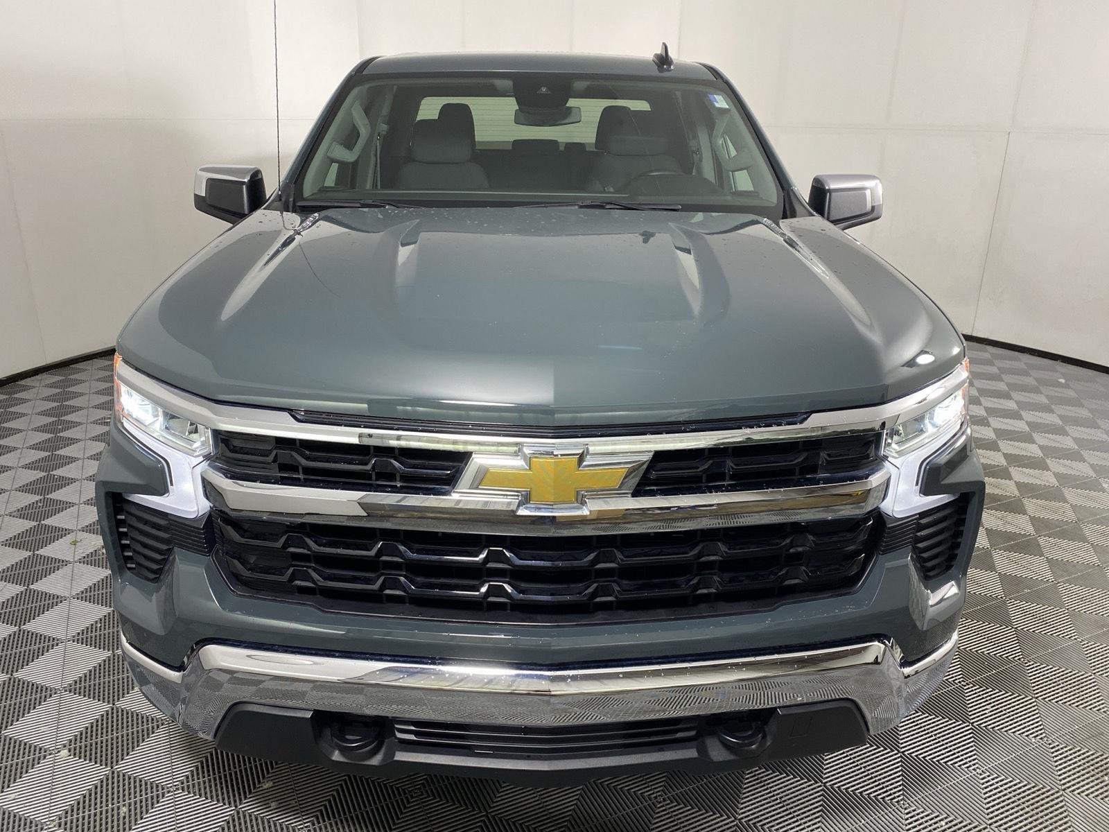 Used 2025 Cypress Gray Chevrolet LT image 9