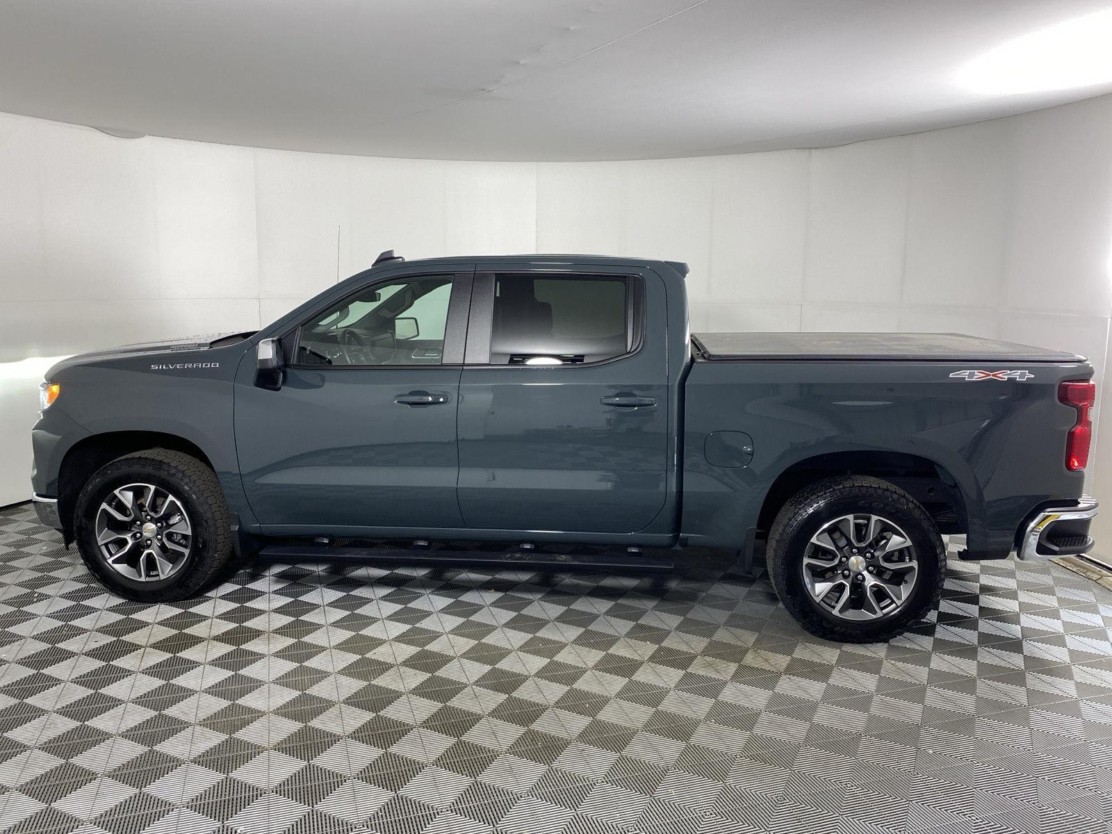 Used 2025 Cypress Gray Chevrolet LT image 13