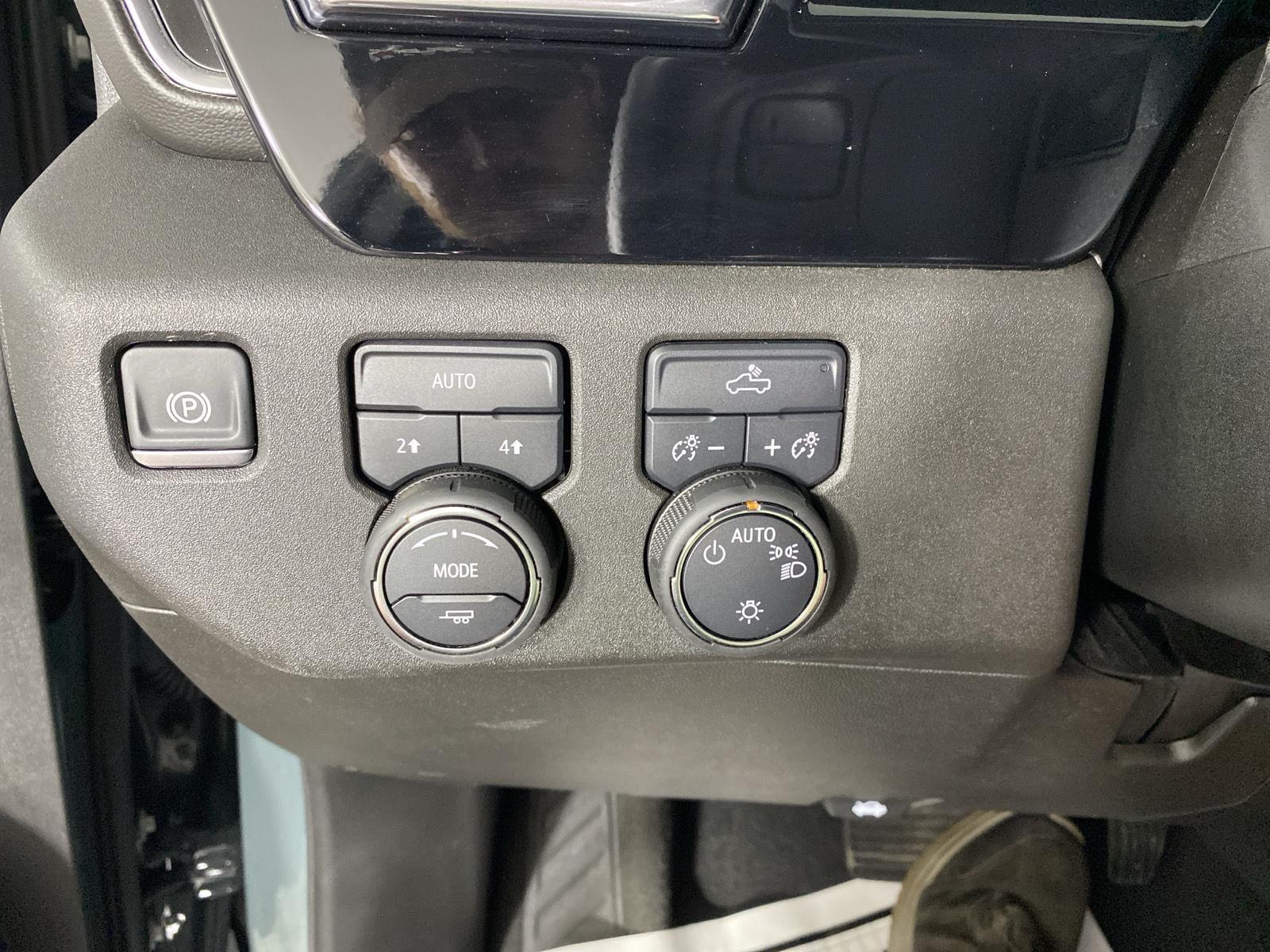 Used 2025 Cypress Gray Chevrolet LT image 24