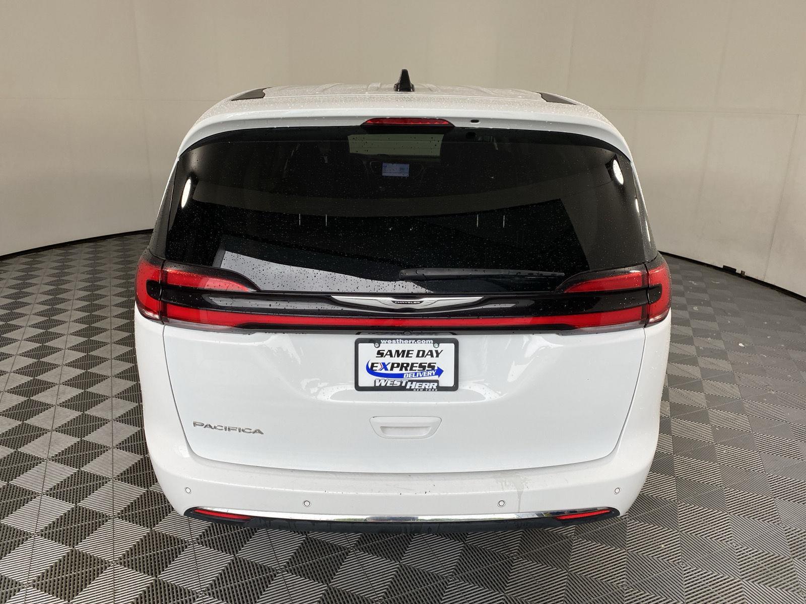 Used 2023 Bright White Clearcoat Chrysler Touring L image 6