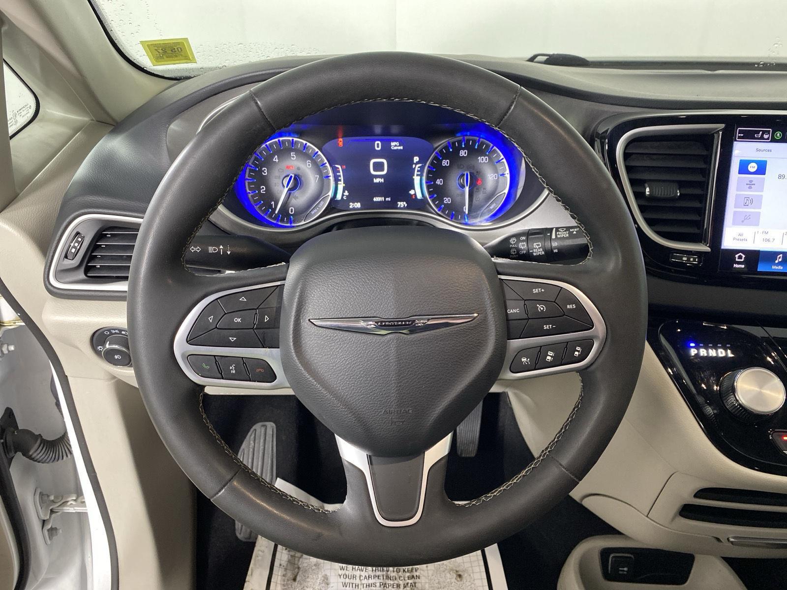 Used 2023 Bright White Clearcoat Chrysler Touring L image 14