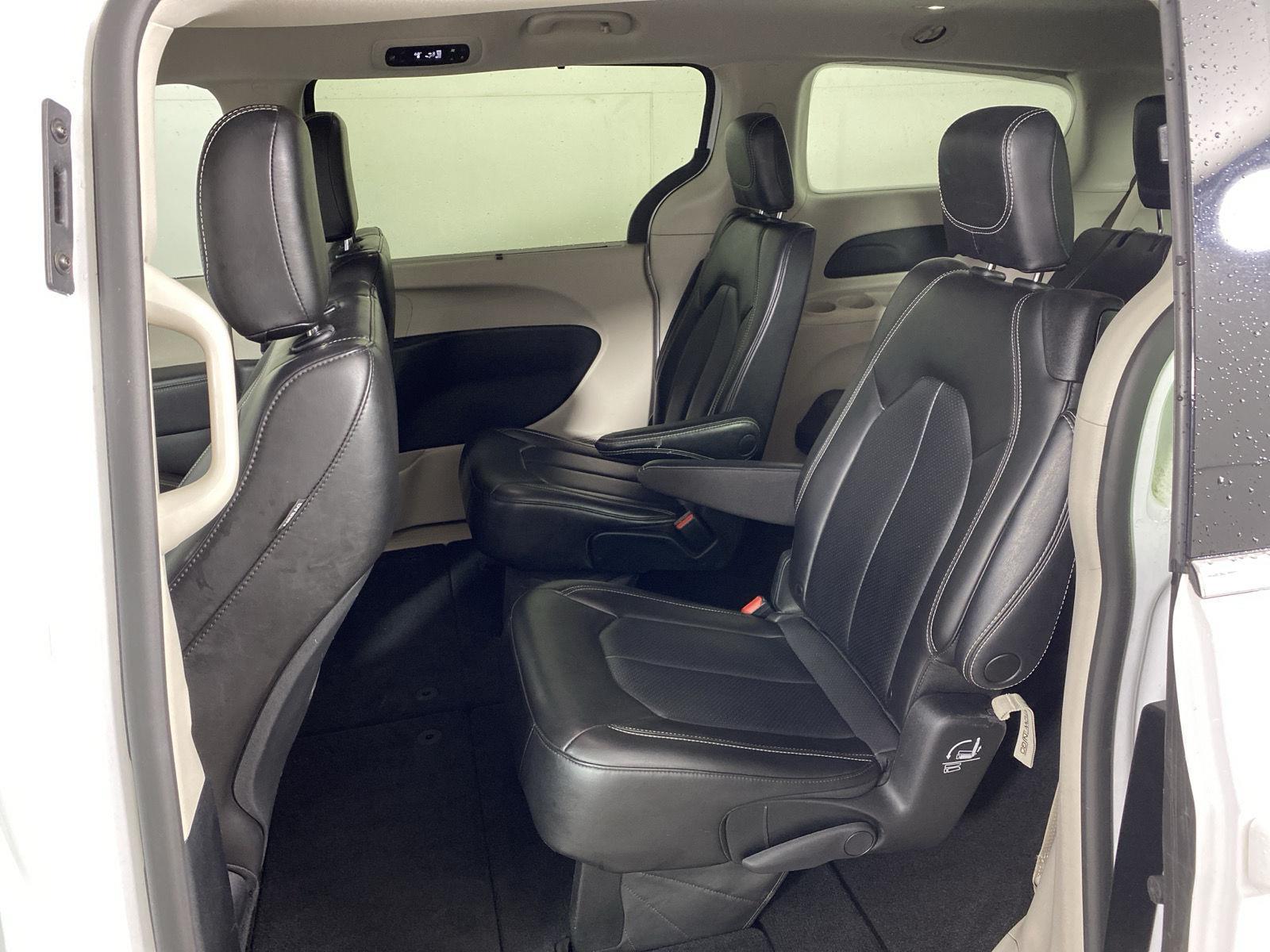 Used 2023 Bright White Clearcoat Chrysler Touring L image 25