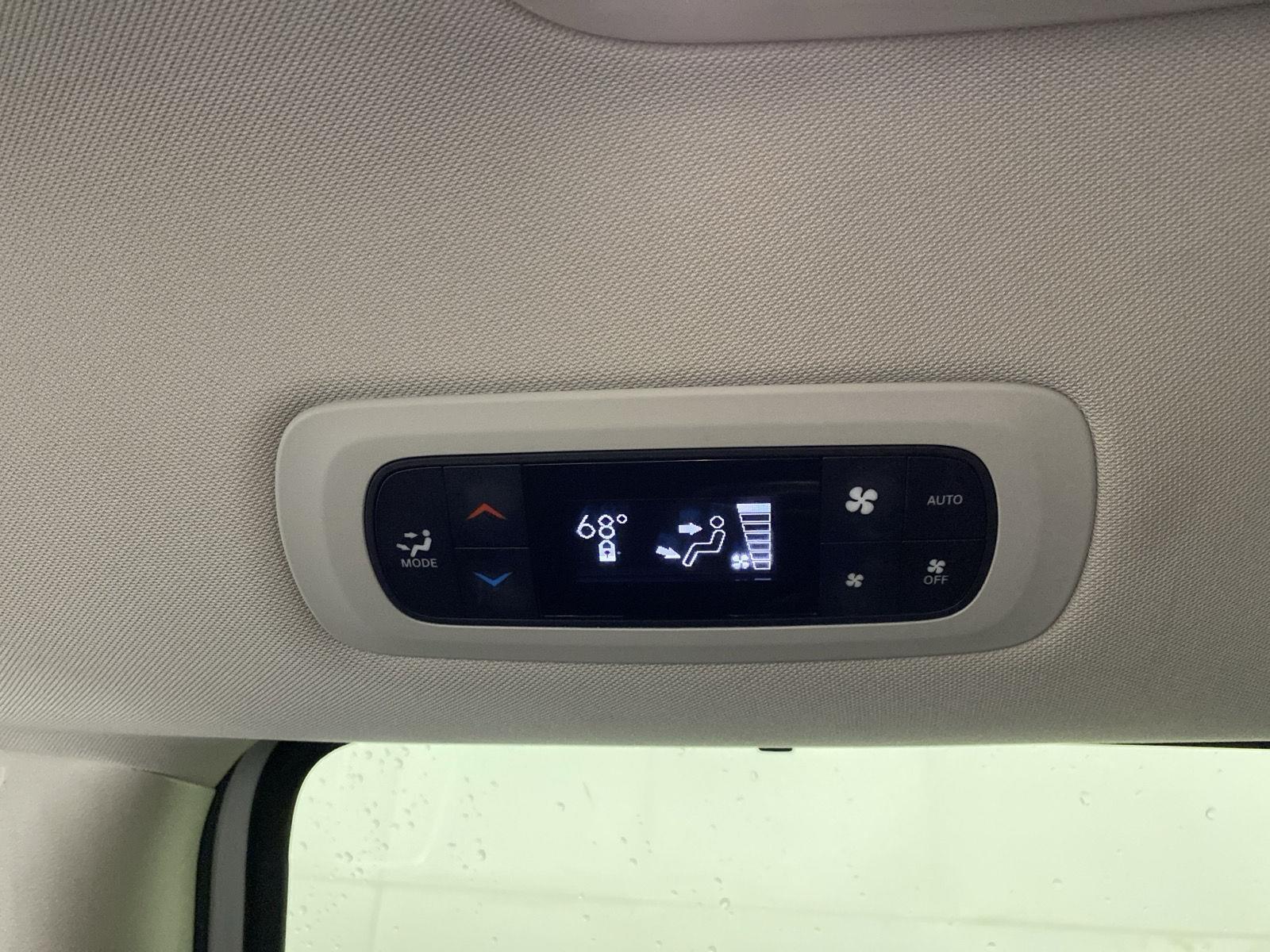 Used 2023 Bright White Clearcoat Chrysler Touring L image 27