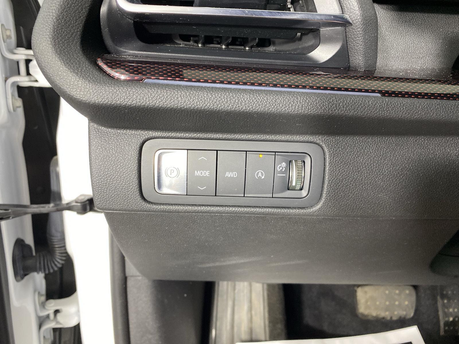 Used 2024 Summit White Chevrolet AWD Z71 image 28